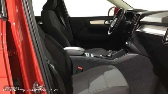 Volvo XC40 Momentum Pro, T2 automatico de 2021 con 14.400 Km por 35.900 EUR. en Burgos