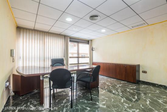 ALQUILER CON OPCION A COMPRA!!! ENTRESUELO COMERCIAL CON TRES PIEZAS AL EXTERIOR - ALICANTE