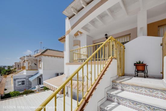  BUNGALOW PLANTA ALTA CON SOLARIUM ESPECTACULAR Y RECIEN REFORMADO - ALICANTE 