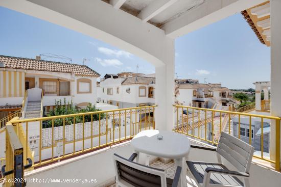 BUNGALOW PLANTA ALTA CON SOLARIUM ESPECTACULAR Y RECIEN REFORMADO - ALICANTE