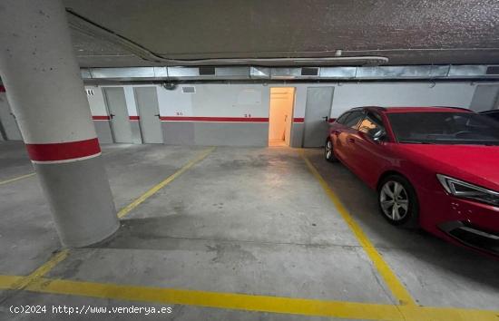 PLAZA DE PARKING Y TRASTERO , MUY CÉNTRICO - TARRAGONA