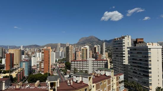 Apartamento con vistas despejadas, parking y piscina en rincón de loix Benidorm! www.euroloix.com -