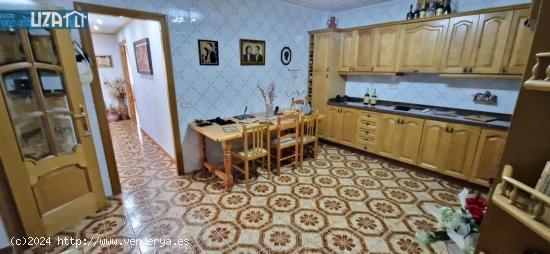 Piso y Local en Venta: Oportunidad Única en San Vicente - ALICANTE