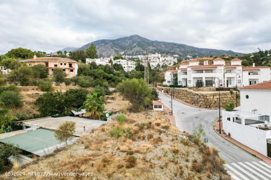 Se vende este terreno con vistas al mar y con proyecto de ejecución - MALAGA