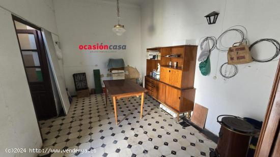 CASA CON COCHERA PARA REFORMAR - CORDOBA