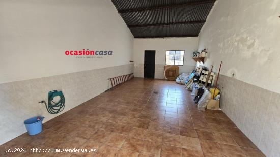 COCHERA CON PATIO Y TRASTERO A LA VENTA - CORDOBA