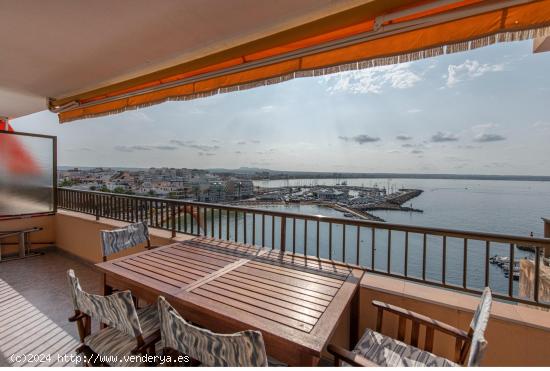 Ático con terraza y vistas panorámicas al mar en Cala estancia - BALEARES