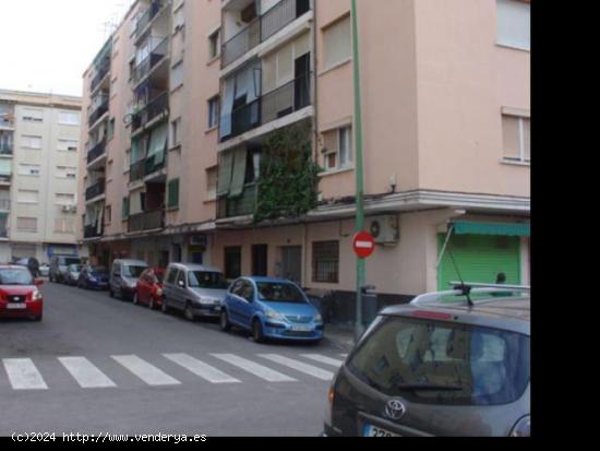 Bajo OKUPADO en Pasaje Pic Cebollera, Son Gotleu. - BALEARES