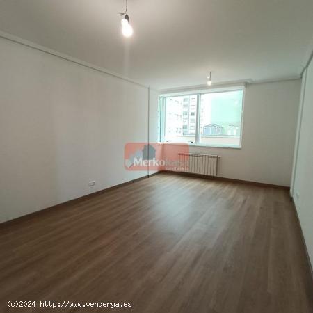  SE VENDE PISO LUMINOSO AMPLIO EN ZONA AVD CORUÑA - LUGO 