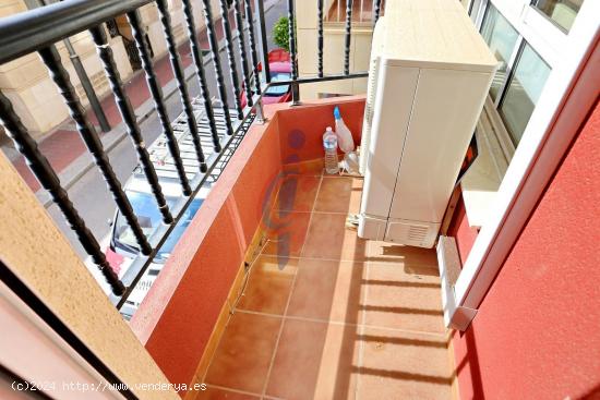 ¡Apartamento en el casco urbano de Guardamar con 2 dormitorios y 2 baños! - ALICANTE