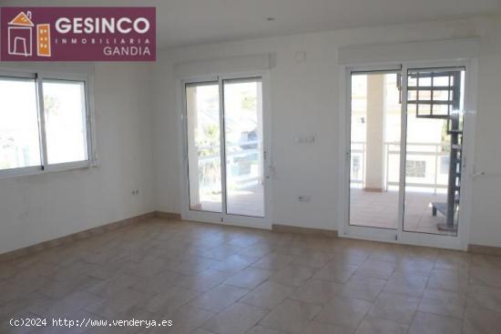 Apartamento con solarium en playa de Miramar - VALENCIA