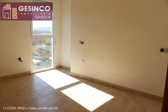 Apartamento con solarium en playa de Miramar - VALENCIA