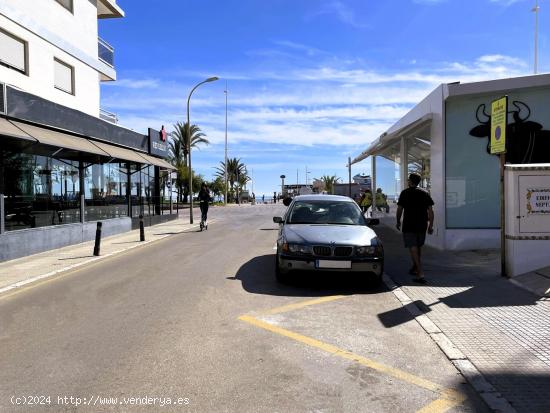 LOCAL COMERCIAL EN PRIMERA LÍNEA DE LA PLAYA DE GANDIA - VALENCIA