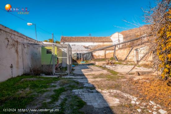 BAÑOS TERMALES DE SIERRA ELVIRA, GRANADA - GRANADA