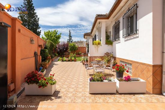  Lujo y Comodidad en Urbanización Los Chopos, Churriana de la Vega  - GRANADA