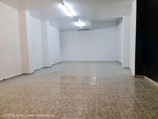 Local comercial en calle Morales, Les Corts - BARCELONA