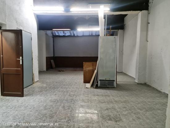 Local comercial en calle Morales, Les Corts - BARCELONA