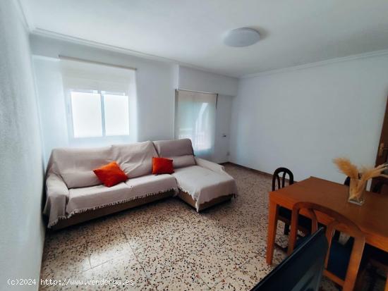 ALQUILER DE HABITACIONES INDEPENDIENTES EN PISO COMPARTIDO A TAN SOLO 6 MINUTOS DEL CEU - ALICANTE