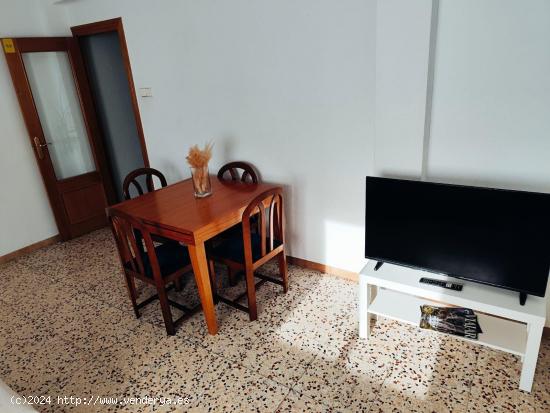 ALQUILER DE HABITACIONES INDEPENDIENTES EN PISO COMPARTIDO A TAN SOLO 6 MINUTOS DEL CEU - ALICANTE