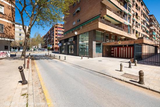 PLAZA DE GARAJE EN PARQUE LUZ - GRANADA