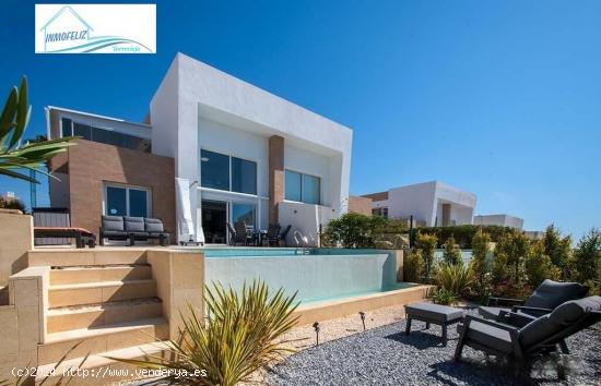 🔴Villa jumelée avec 3 chambres et 2 salles de bains Elle se citue dans le golf ⛳️ La Finca 