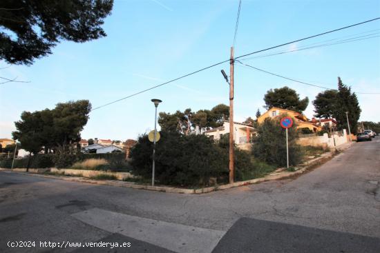 SOLAR EN EL OASIS, EL VENDRELL - TARRAGONA