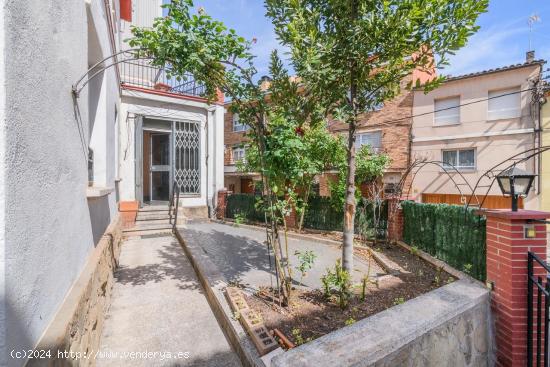  Casa en el centro de Santpedor con mucho potencial - BARCELONA 