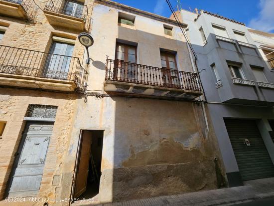  Gran casa de 265 M2 para reformar en el centro del pueblo - TARRAGONA 