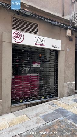 PEQUEÑO LOCAL COMERCIAL - BARCELONA