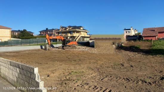 TERRENO EN SUANCES CON PROYECTO DE 5 APARTAMENTOS.- - CANTABRIA