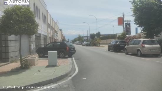 Local con 2 plantas en Polígono Juncaril - GRANADA