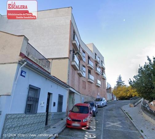 Venta de Edifício + 17 Apartamentos + 9 Trasteros + 18 Garajes - ALICANTE