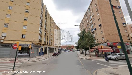  BLANHOGAR VENDE PISO EN LA CRUZ DE HUMILLADERO - MALAGA 