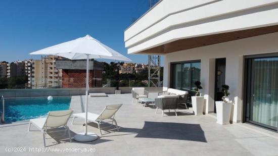 VILLAS de LUJO en CAMPOAMOR - ORIHUELA COSTA - ALICANTE