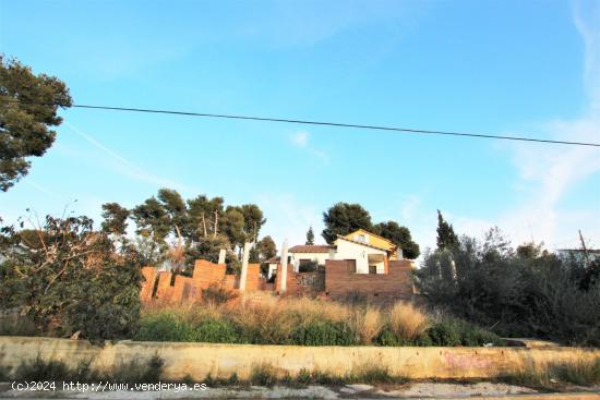 SOLAR EN EL OASIS, EL VENDRELL - TARRAGONA