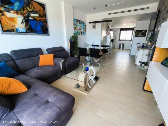 Dúplex de lujo en Camporrosso Village - www.inmobiliarialesdunes.com - ALICANTE