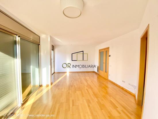 Solo para Inversores, piso semi nuevo exterior, 3 hab, 2 baños, asc - BARCELONA