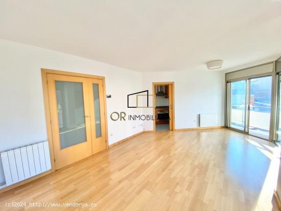 Solo para Inversores, piso semi nuevo exterior, 3 hab, 2 baños, asc - BARCELONA