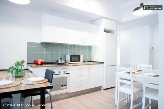 Apartamento de 4 habitaciones en alquiler en Latina - MADRID