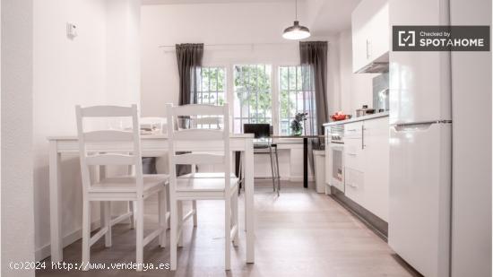 Apartamento de 4 habitaciones en alquiler en Latina - MADRID