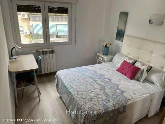 Se alquila habitación luminosa en apartamento de 4 dormitorios en Príncipe Pío - MADRID