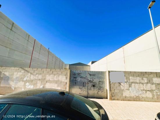 TERRENO DISPONIBLE EN ZONA INDUSTRIAL POLIGONO DE RAFELBUNYOL... - VALENCIA