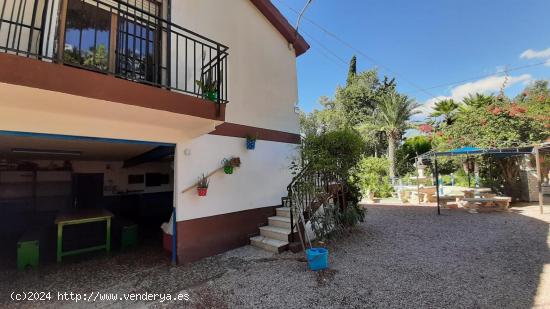 Chalet de 3 habitaciones y piscina en Crevillente - ALICANTE