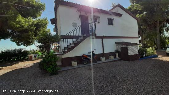 Chalet de 3 habitaciones y piscina en Crevillente - ALICANTE