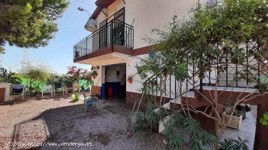 Chalet de 3 habitaciones y piscina en Crevillente - ALICANTE