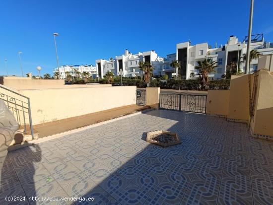 Piso planta baja con piscina comunitaria en Punta Prima, Orihuela costa - ALICANTE