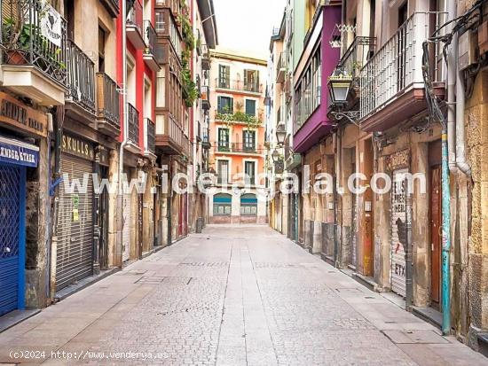 PROCEDENCIA BANCARIA en el CASCO VIEJO de BILBAO - VIZCAYA