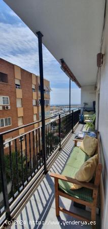 Estupendo Apartamento reformado con vistas al Puerto - ALICANTE