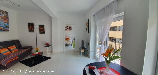 Estupendo Apartamento reformado con vistas al Puerto - ALICANTE