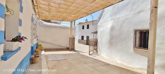 CASA DE PUEBLO EN GACIA ALTO (SORBAS) - ALMERIA